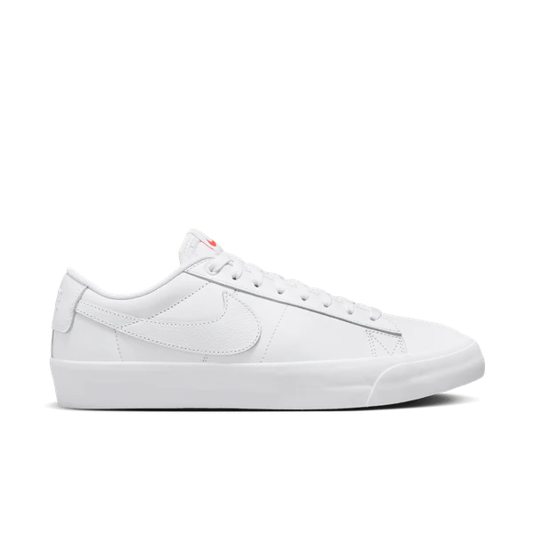 Nike SB Zoom Blazer Low Pro GT ISO-(white/white/white)